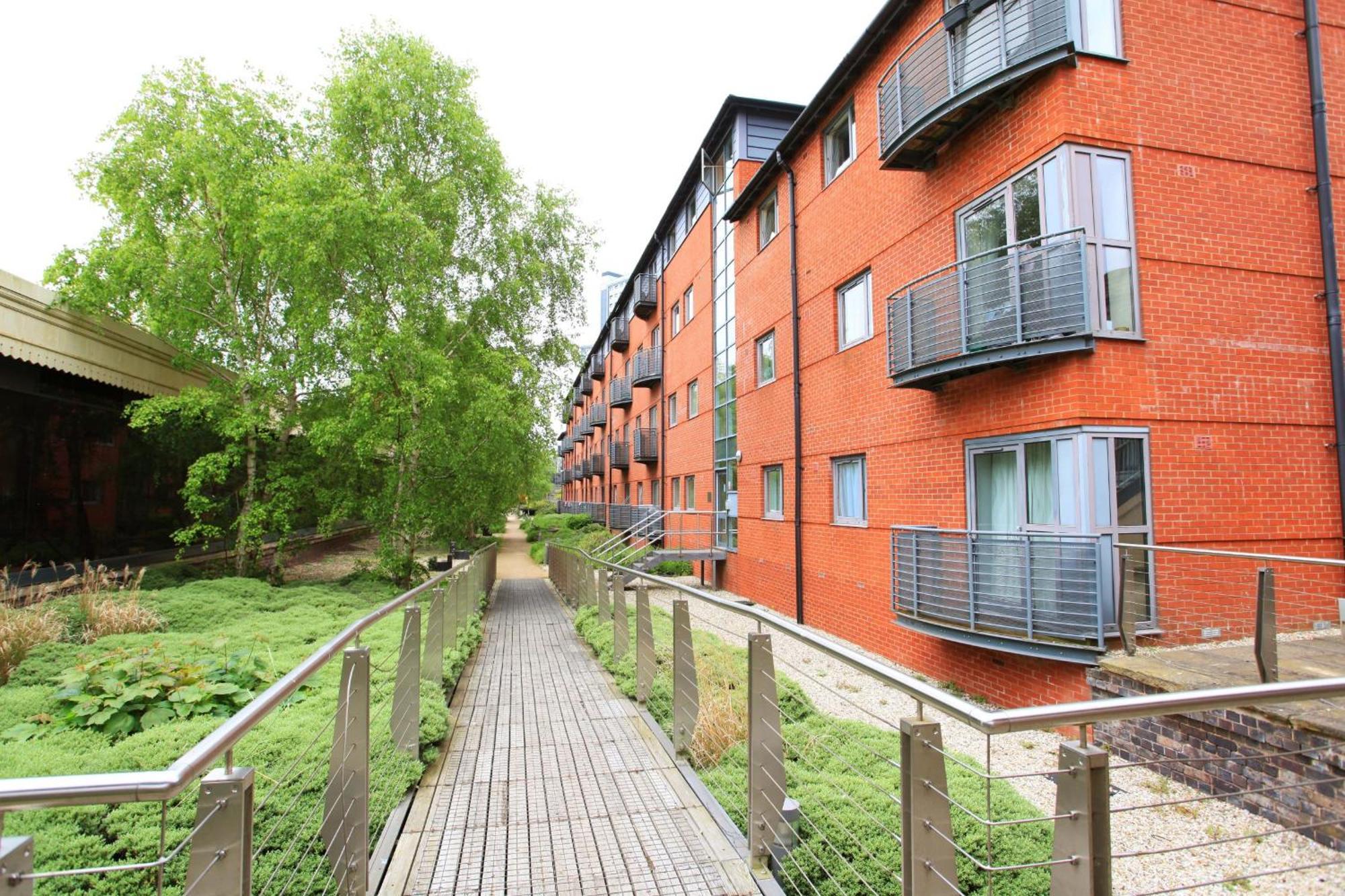 Broad Gauge Apartments Wolverhampton Exterior photo